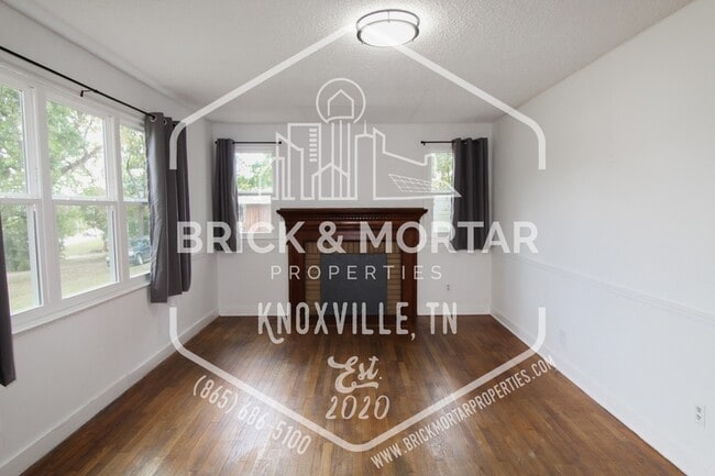 604 E Moody Ave