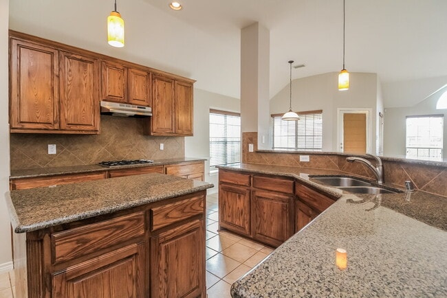 Photo - 211 Gatehouse Dr