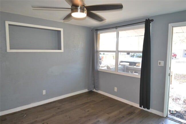 Photo - 11465 92nd St N