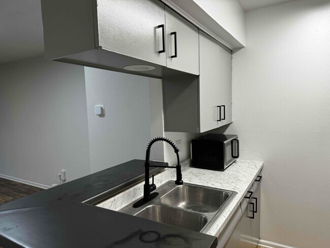 Photo - 170 De Chantle Rd Unit 608