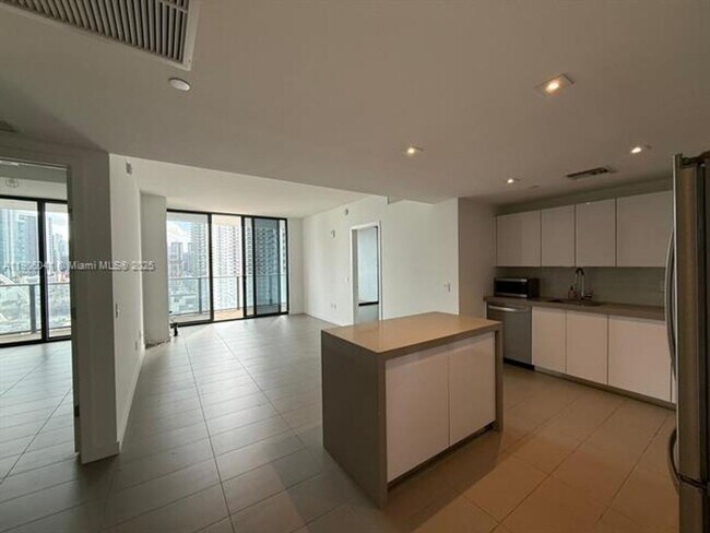 Photo - 1600 NE 1st Ave Unidad 1600 NE 1st Ave 1909