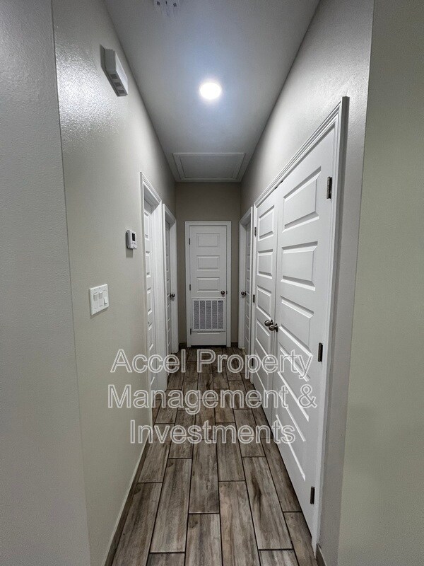 Photo - 1327 W Garfield Ave Unit 2