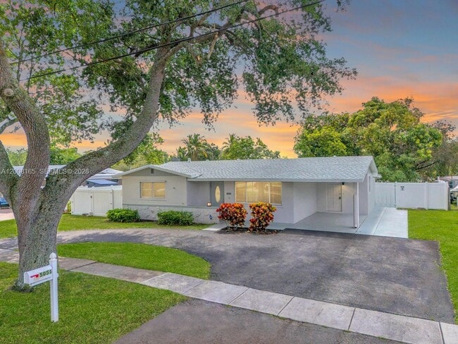 Photo - 5051 SW 93rd Ave
