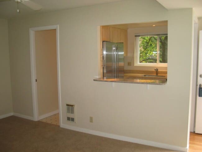 Photo - Cozy ... Charming .... Quiet ... Convenient ...