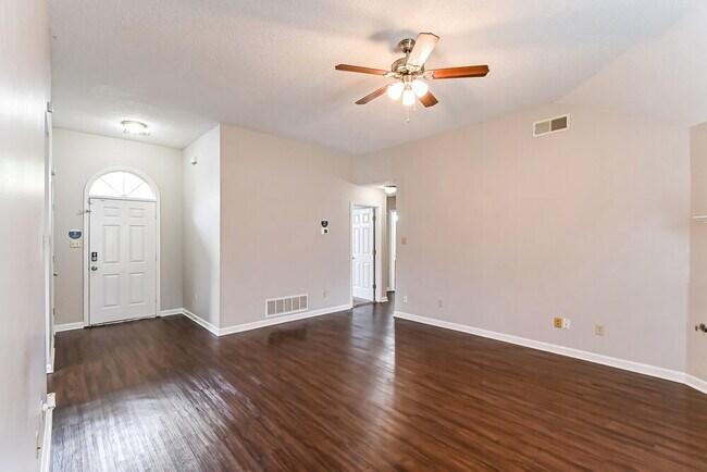 Photo - 5929 White Ridge Cir E