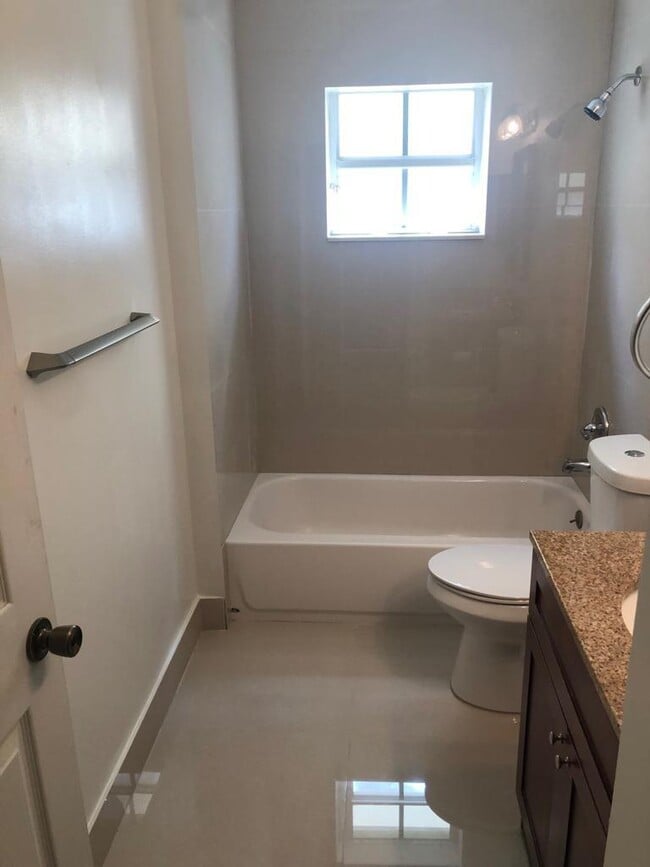 Photo - 920 Savannah Falls Dr