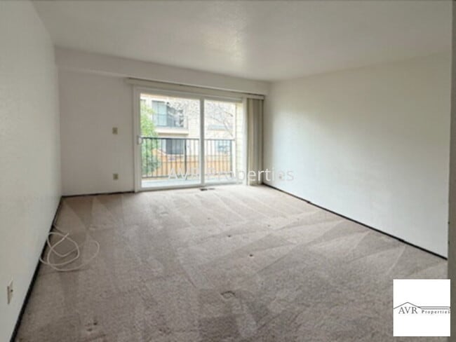 Photo - Beautiful townhome with duel primary bedrooms in fantastic location