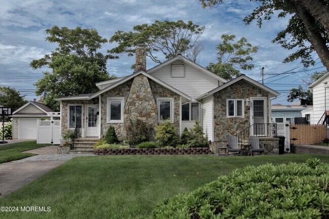 Photo - 206 9th Ave House
