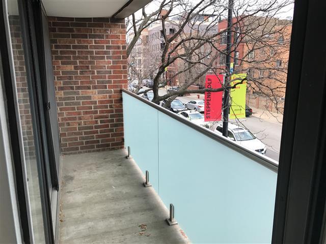 ¡Balcón privado - 1818 North Halsted