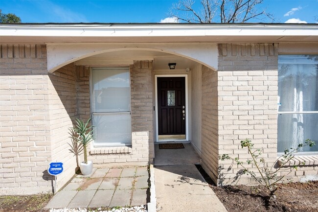 2022 Crosscoach Ln