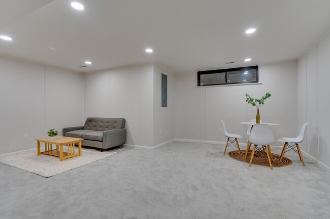 Photo - 7917 Schuyler Ct