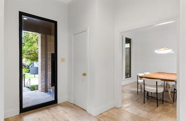 Photo - 9415 Hill View Dr