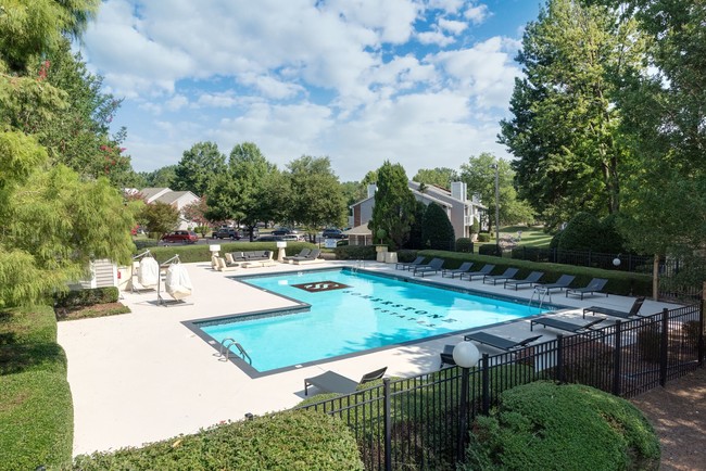 Resort Style Pool - SomerStone Estates Apartments