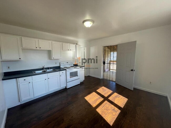 Photo - 4635 Towle Ave Unit 2