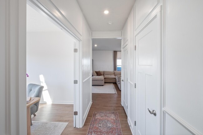 Photo - 484 Creekside Dr