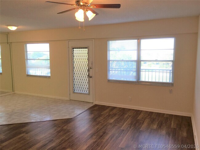 Photo - 551 SW 135th Ave Unit 405b