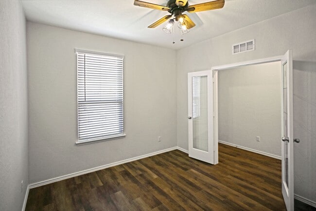 Photo - 963 Steeplebush