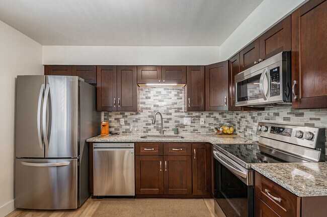 Photo - 1213 Xenon St