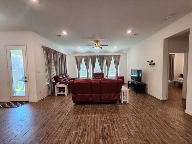 Photo - 14007 Hartford Heights Wy