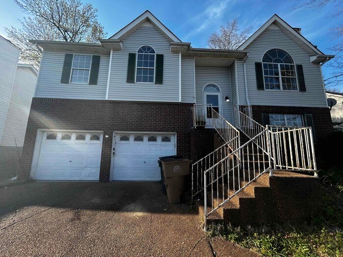 Photo - 748 Dover Glen Dr House