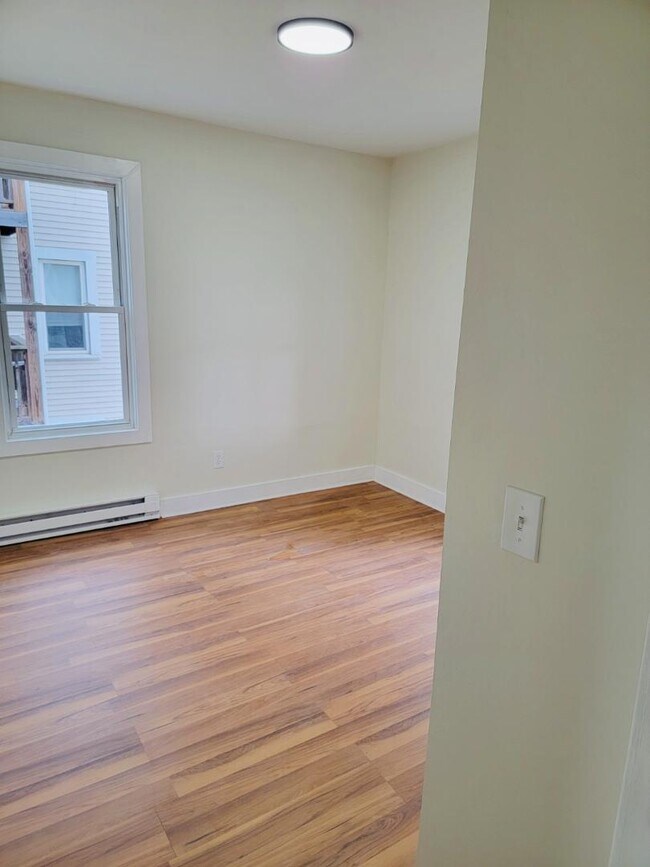 Photo - 21 Wayland St