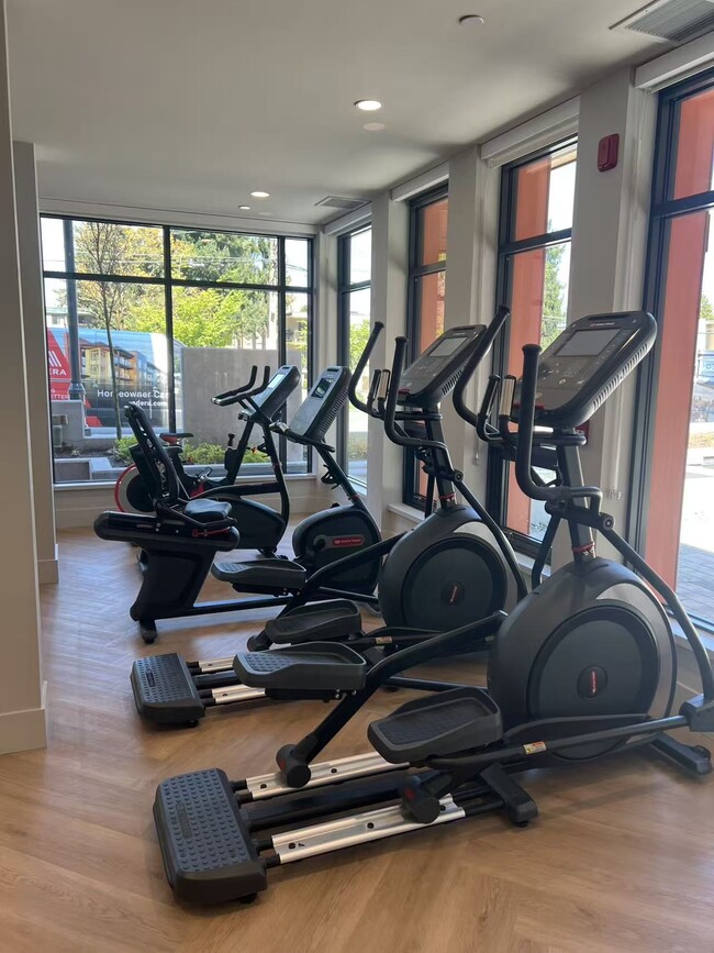 Building Photo - 13238 105 Av Unit 606