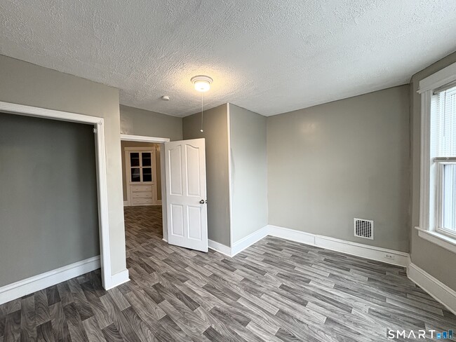 Photo - 208 Fairview Ave