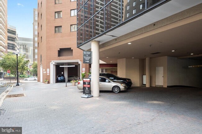 Building Photo - 900 N Stafford St Unit 1206 Rental