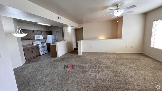 Building Photo - 2 Bedrooms, 2 Baths and a Single Car Garage Rental