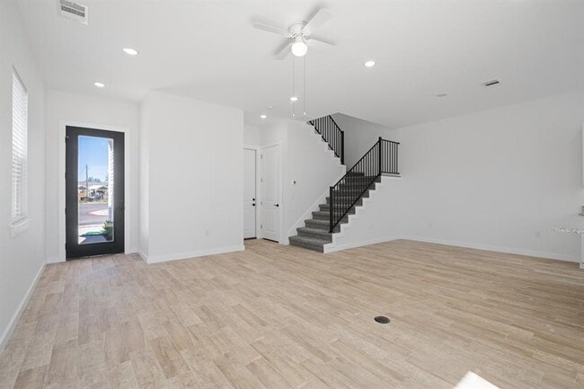 Photo - 267 Lourdes Ct Unit B