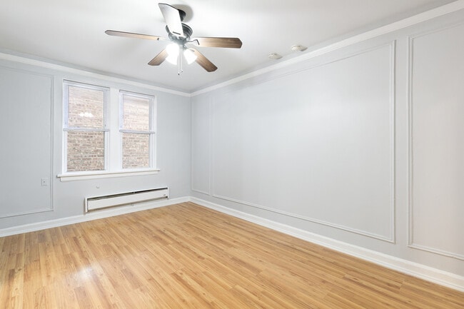 Photo - 5860 N Kenmore Ave