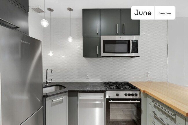 Photo - 491 W 22nd St Unit 4R