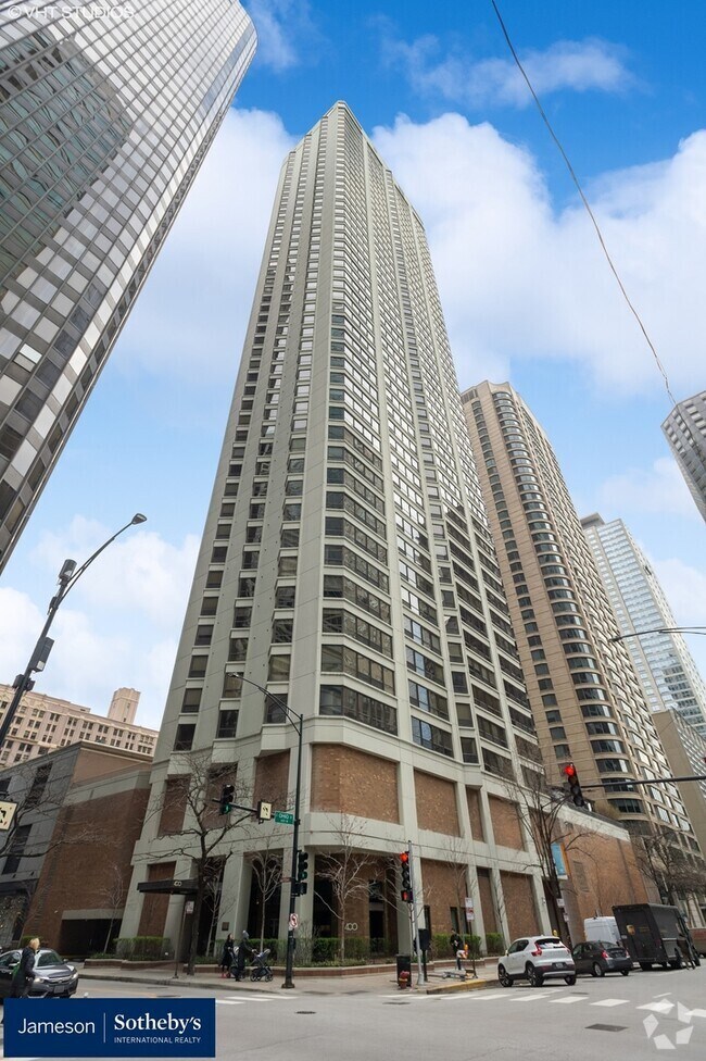 Building Photo - 400 E Ohio St Unit 702 Rental