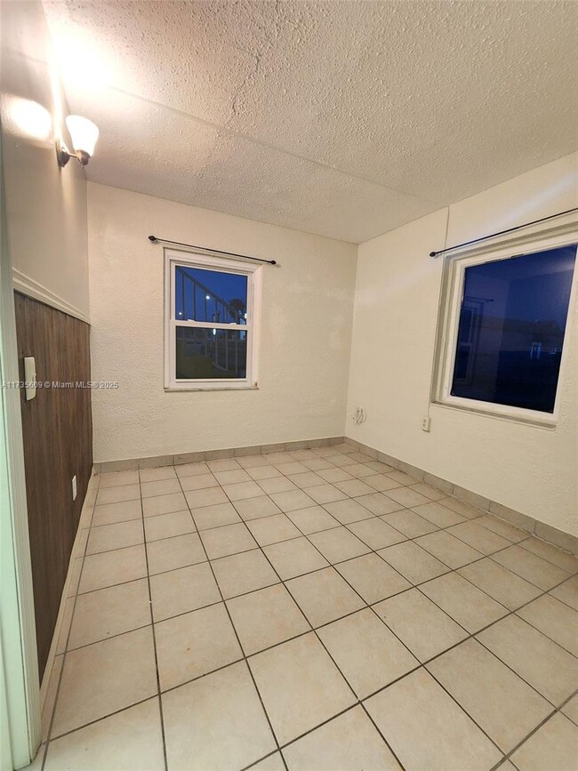 Photo - 4133 Commercial Dr Unit 4135