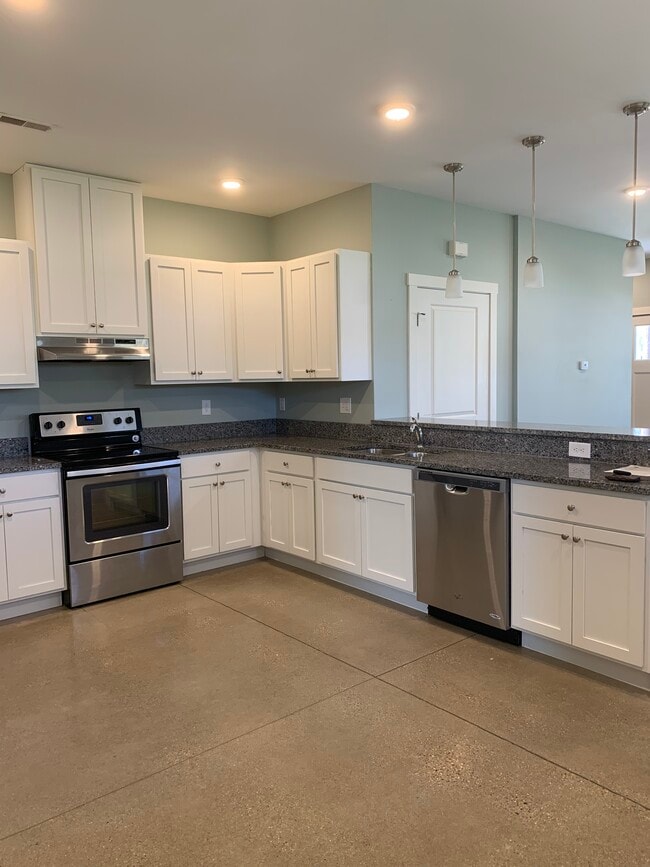 Kitchen - 142 Straight Ave SW