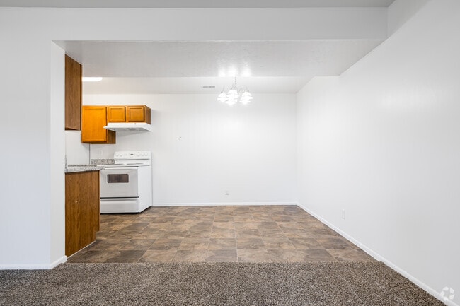 2BR, 1BA - 1,000SF - Dining Room - Falcon Park Apartments