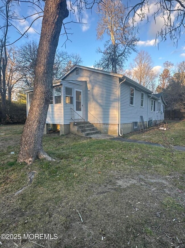 Photo - 240 Perrineville Rd