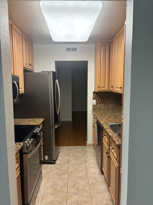 Photo - Spacious Upgraded Condo in The Keys – Waln... Unit 303