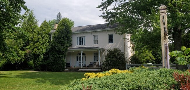 Photo - 110 Kirtley Strasse Unit 110