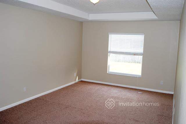 Photo - 686 Ballon Terrace SE