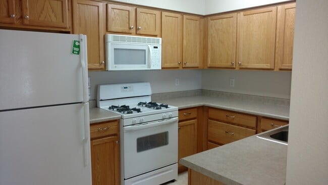 Building Photo - Beautiful and Spacious 3 Bed Condo in SE Fort Collins