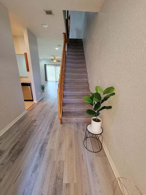 Photo - 197 NW Eller St