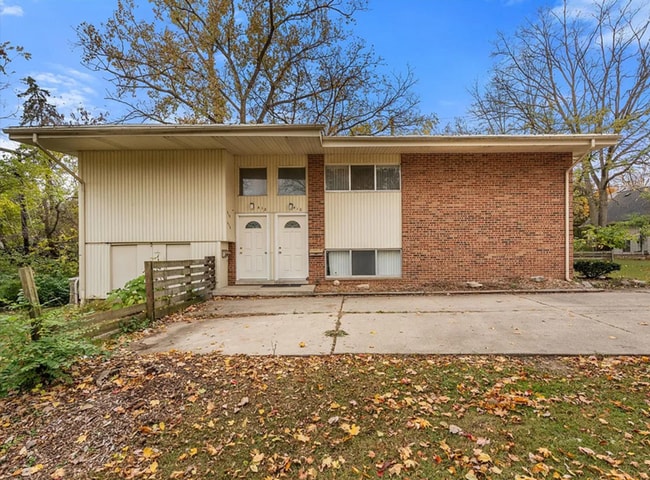 Building Photo - 410/412 S Revena Blvd Unit 410 S. Revena