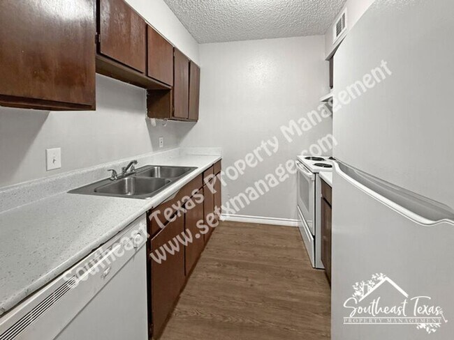 Photo - 427 Pinchback Rd