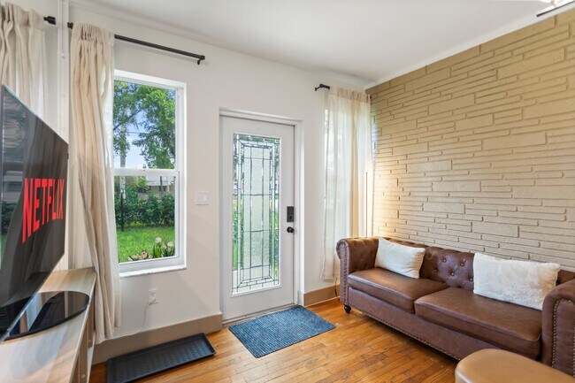 Photo - 499 NE 112th St