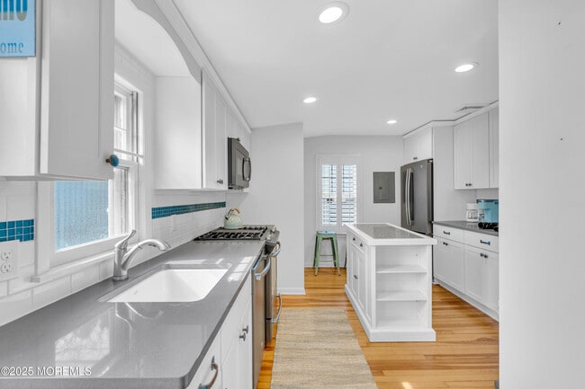 Photo - 629 Redmond Ave