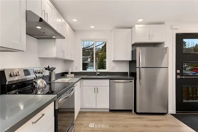 Photo - 1758 16th Ave. S