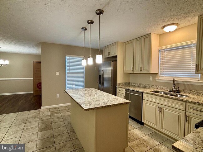 Photo - 10886 Moore St