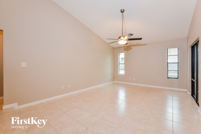 Photo - 2943 Mallorn Way
