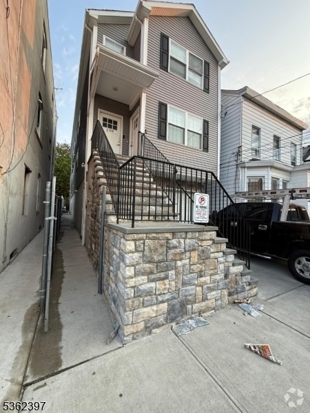 Building Photo - 108 4th Ave Rental